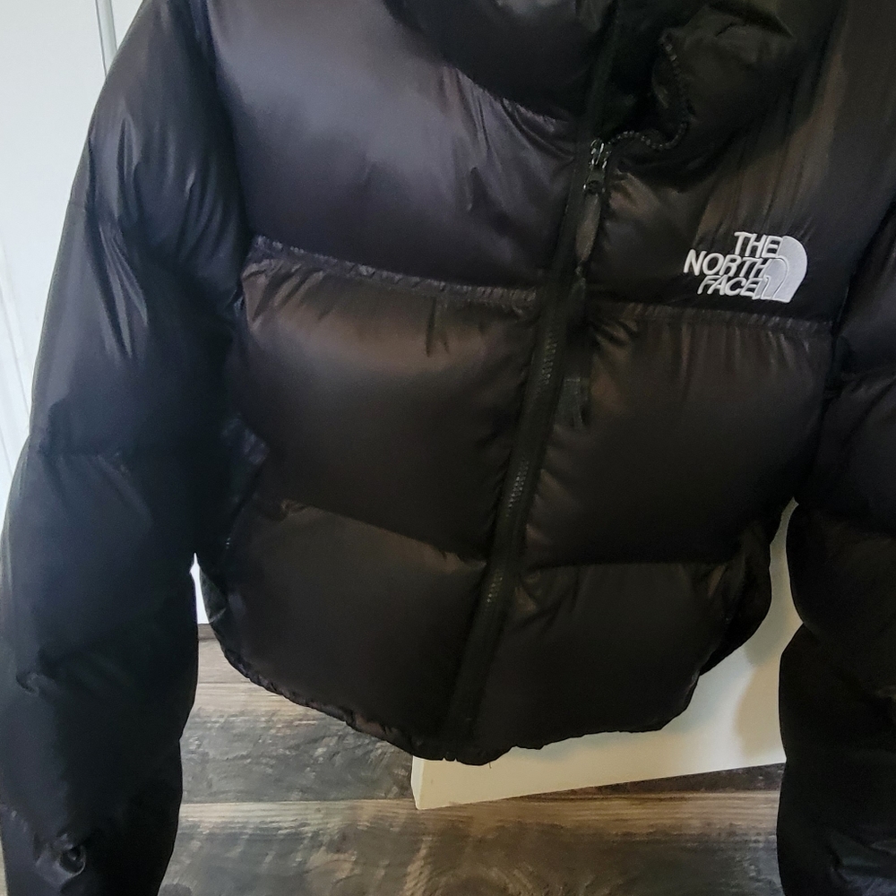 North face cropped black puffer jacket M